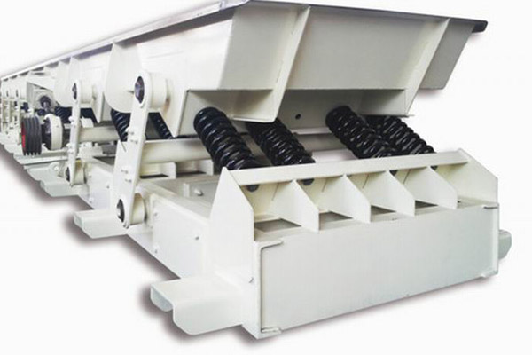 連桿振動(dòng)輸送機(jī)（完全平衡式連桿振動(dòng)輸送機(jī)、彈性連桿式振動(dòng)輸送機(jī)）的優(yōu)勢特征